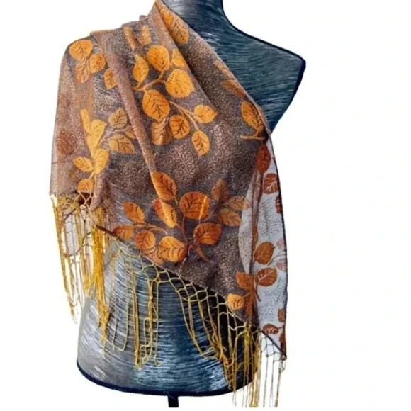 VINTAGE TRIANGLE SCARF IN MESH WITH FRINGES MUSTARD YELLOW - Picture 9 of 9